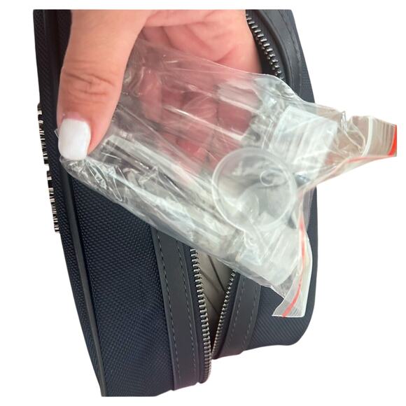 NWT Robert Graham Hydrus Max Mens Toiletry Travel Bag in Black Normcore Resort - Picture 7 of 9